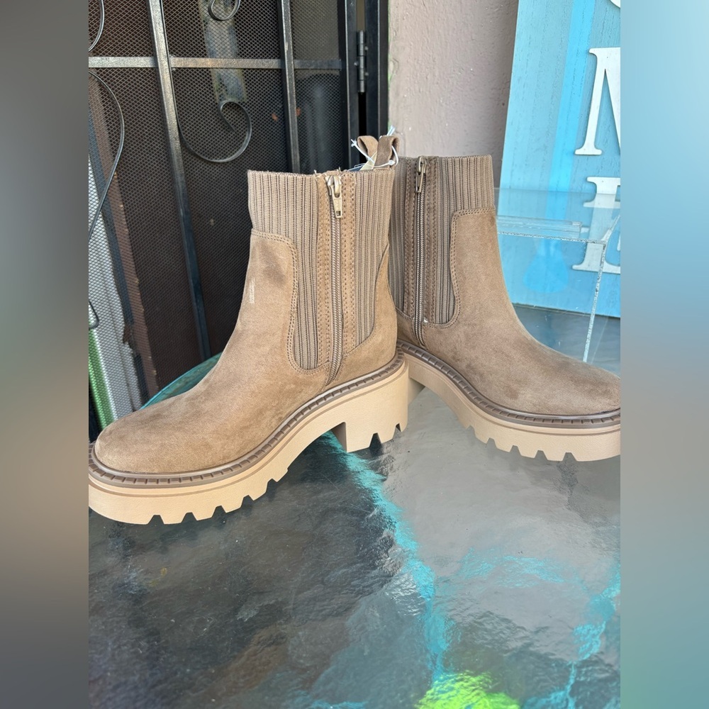 ๐NWT Universal Threads Tan Ankle Boots๐ SIZE 7 womenโs Box C - Picture 9 of 16